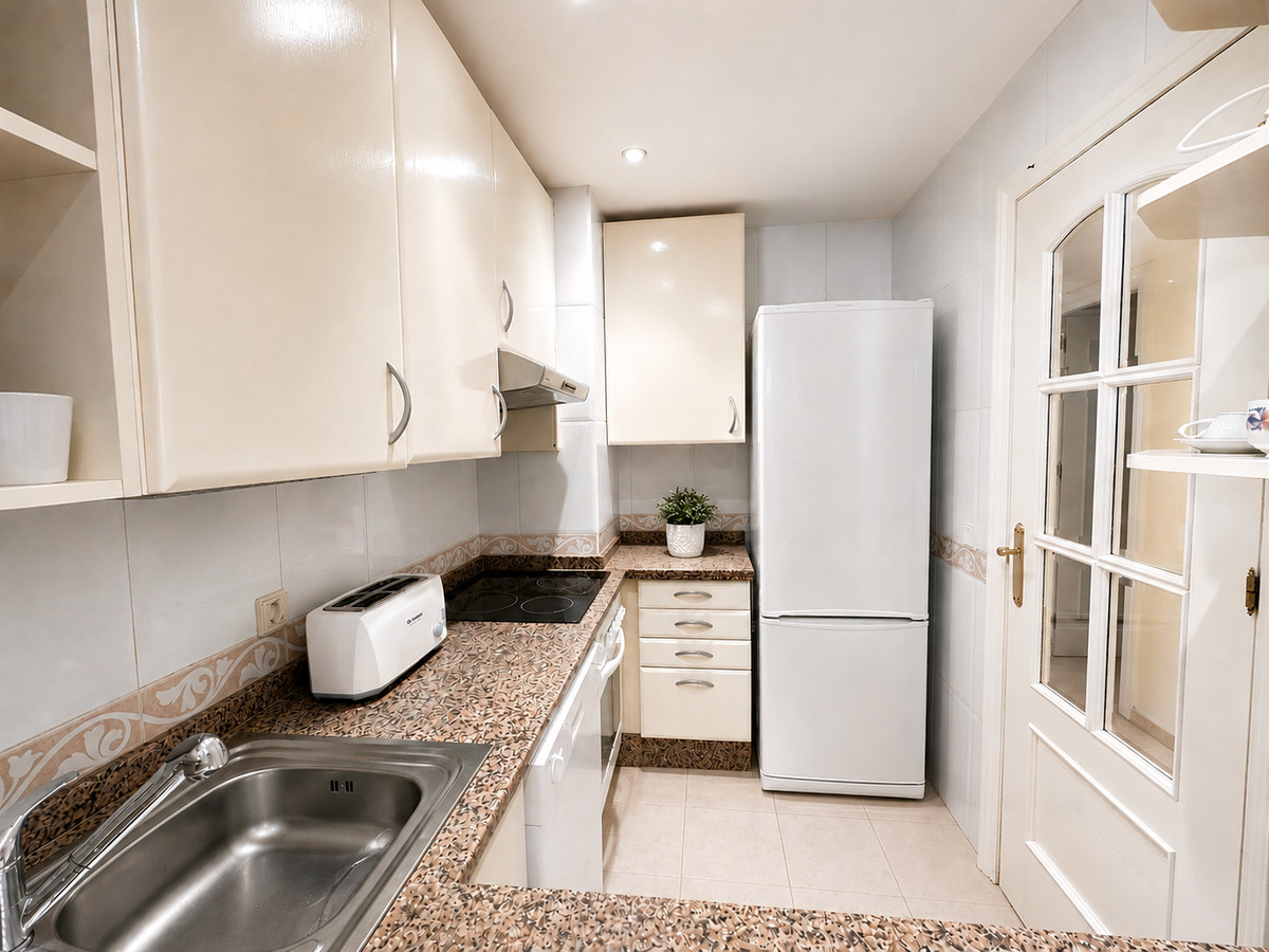 2 Bed Apartment for sale in San Pedro De Alcántara Costa Del Sol, Málaga, Spain