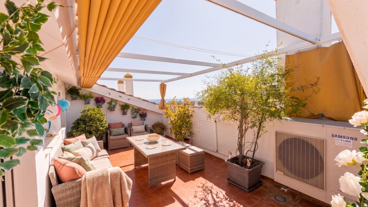 4 Bed Apartment for sale in The Golden Mile Costa Del Sol, Málaga, Spain