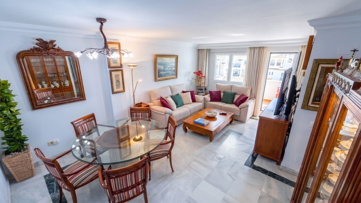 4 Bed Apartment for sale in The Golden Mile Costa Del Sol, Málaga, Spain