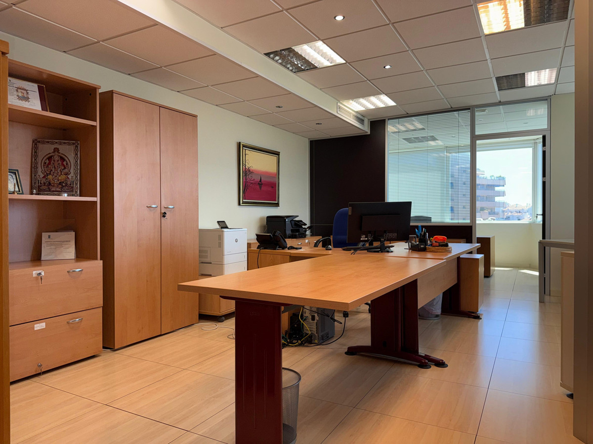 Commercial unit for sale in Puerto Banús Costa Del Sol, Málaga, Spain