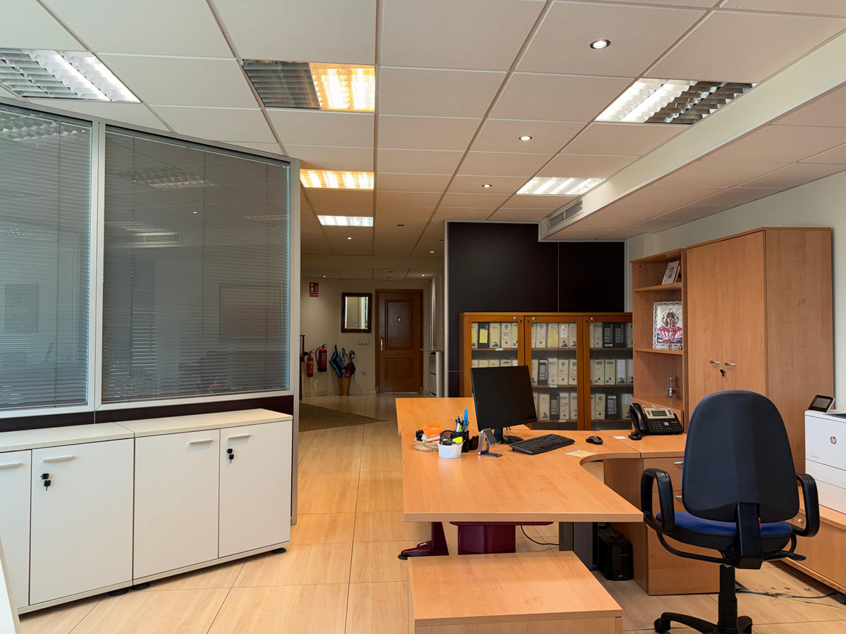 Commercial unit for sale in Puerto Banús Costa Del Sol, Málaga, Spain