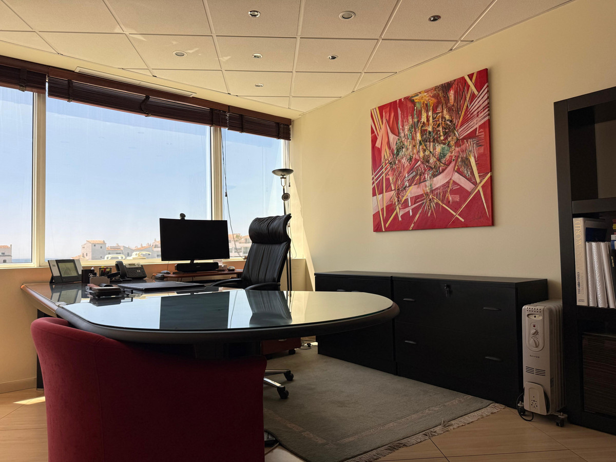 Commercial unit for sale in Puerto Banús Costa Del Sol, Málaga, Spain