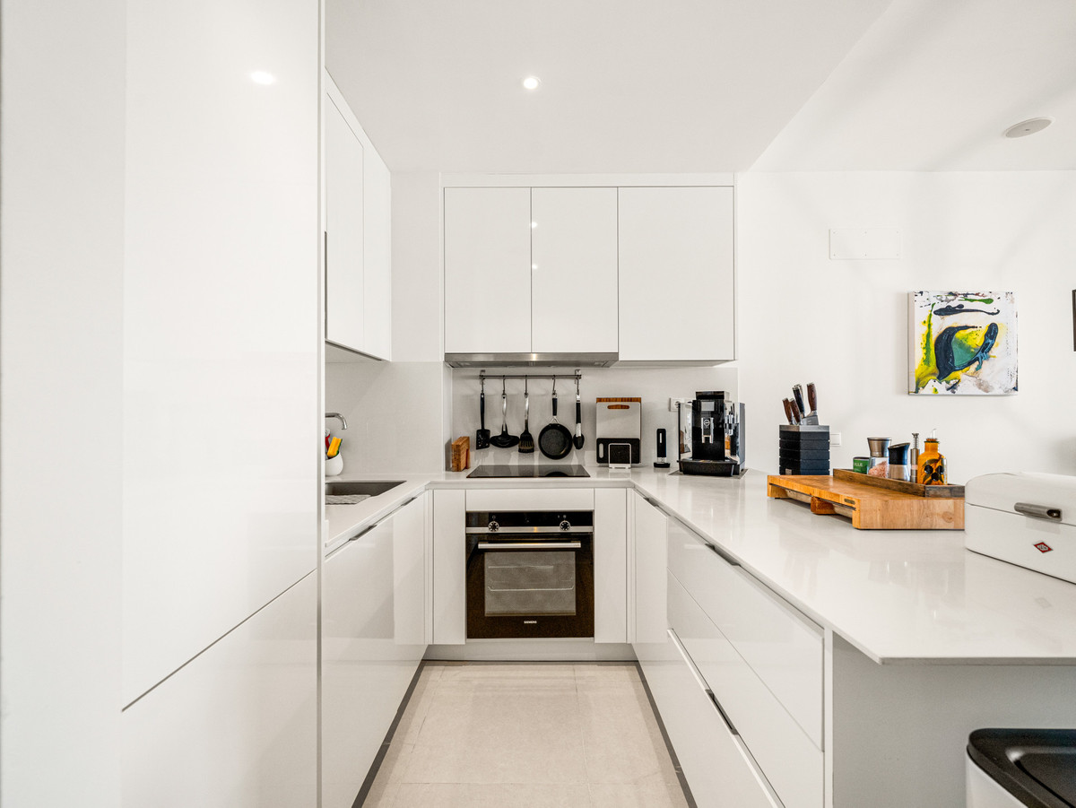 2 Bed Apartment for sale in Estepona Costa Del Sol, Málaga, Spain