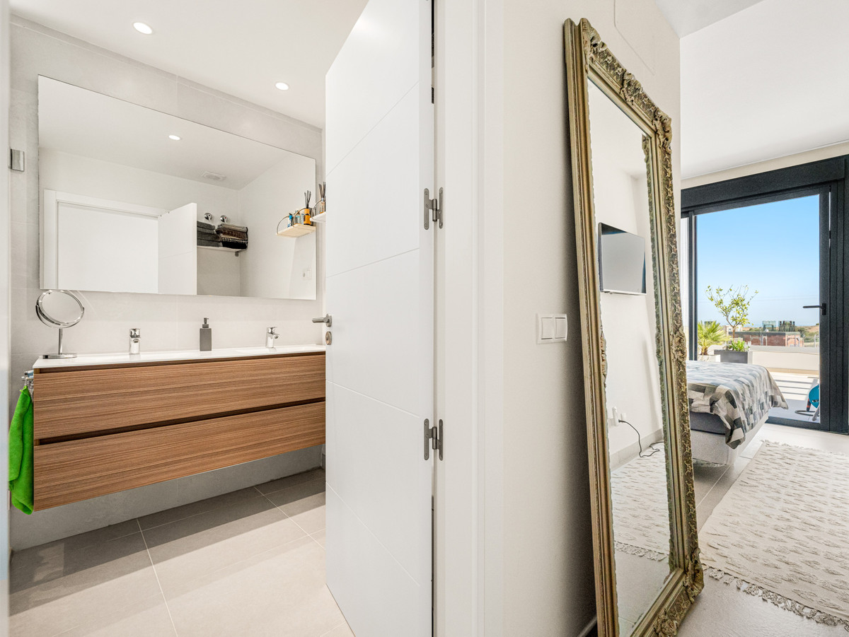 2 Bed Apartment for sale in Estepona Costa Del Sol, Málaga, Spain