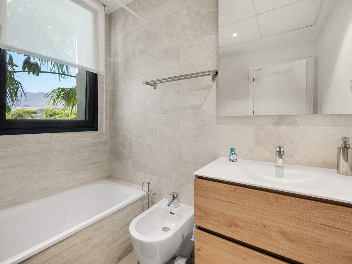2 Bed Apartment for sale in Estepona Costa Del Sol, Málaga, Spain