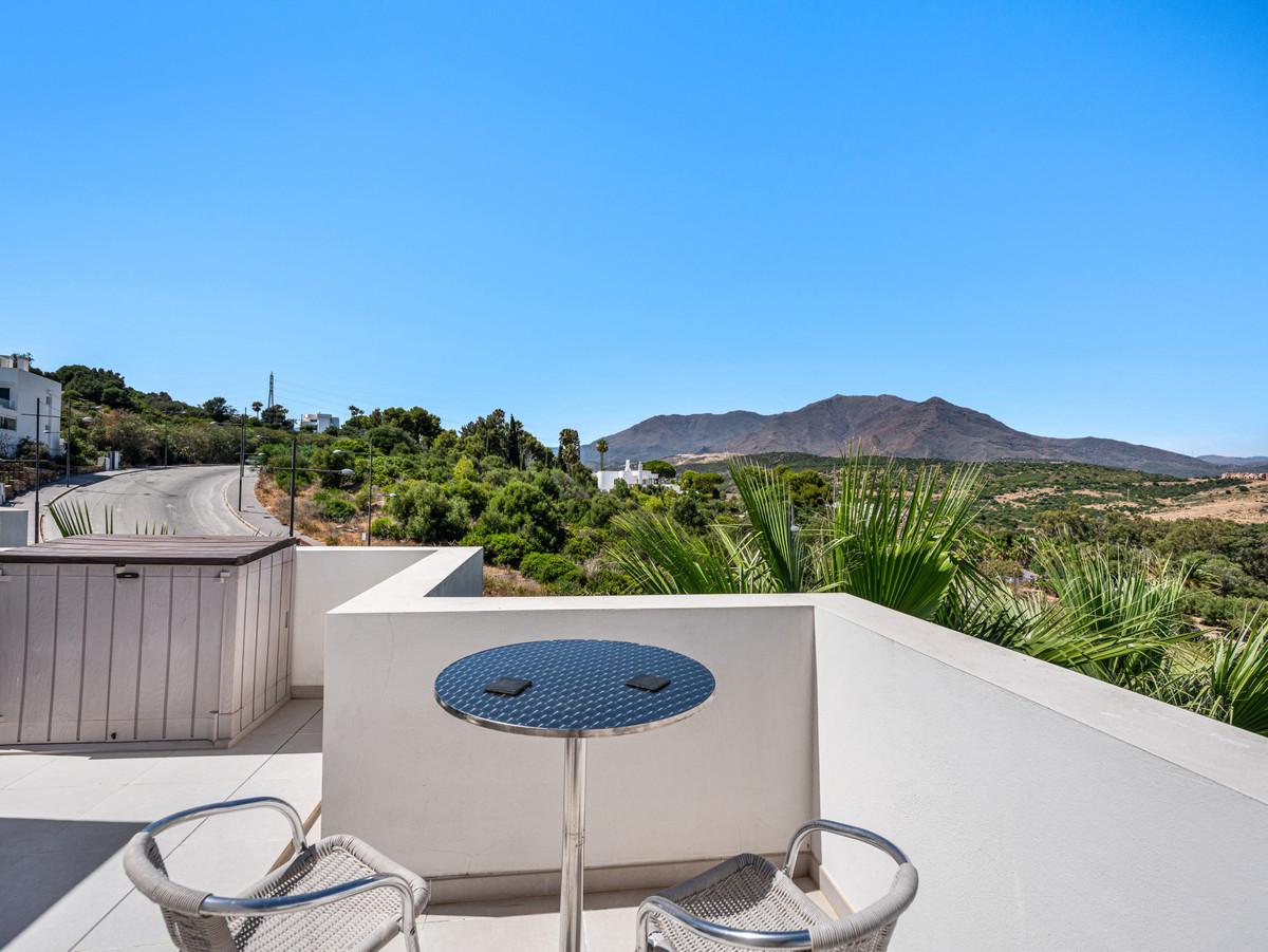 2 Bed Apartment for sale in Estepona Costa Del Sol, Málaga, Spain