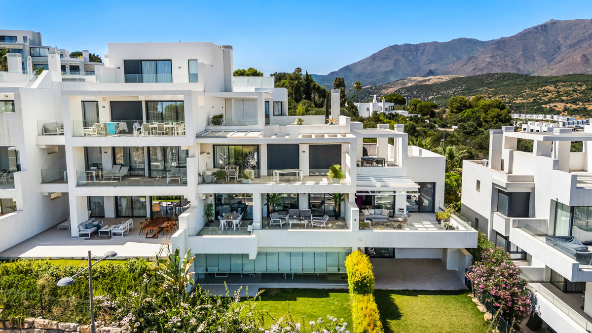 2 Bed Apartment for sale in Estepona Costa Del Sol, Málaga, Spain