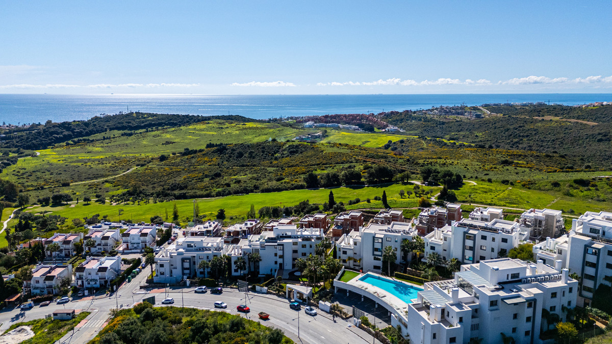 2 Bed Apartment for sale in Estepona Costa Del Sol, Málaga, Spain