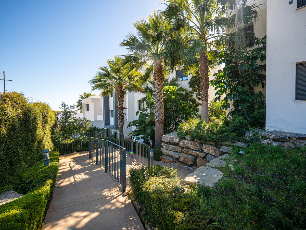 2 Bed Apartment for sale in Estepona Costa Del Sol, Málaga, Spain