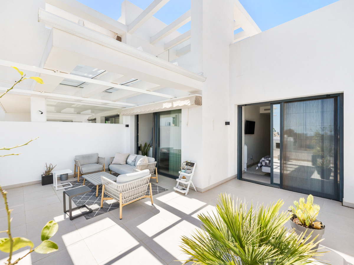 2 Bed Apartment for sale in Estepona Costa Del Sol, Málaga, Spain