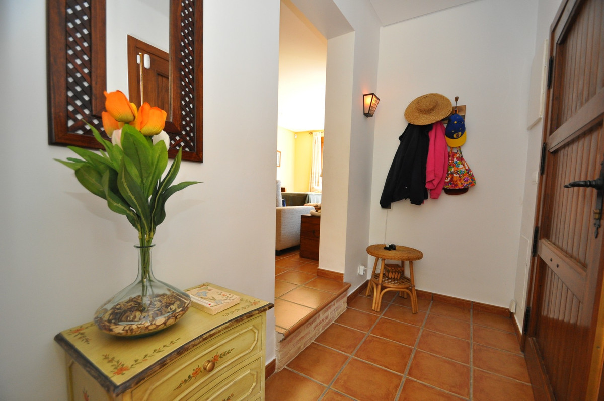 5 Bed Townhouse for sale in Castalla Costa Blanca, Alicante, Spain