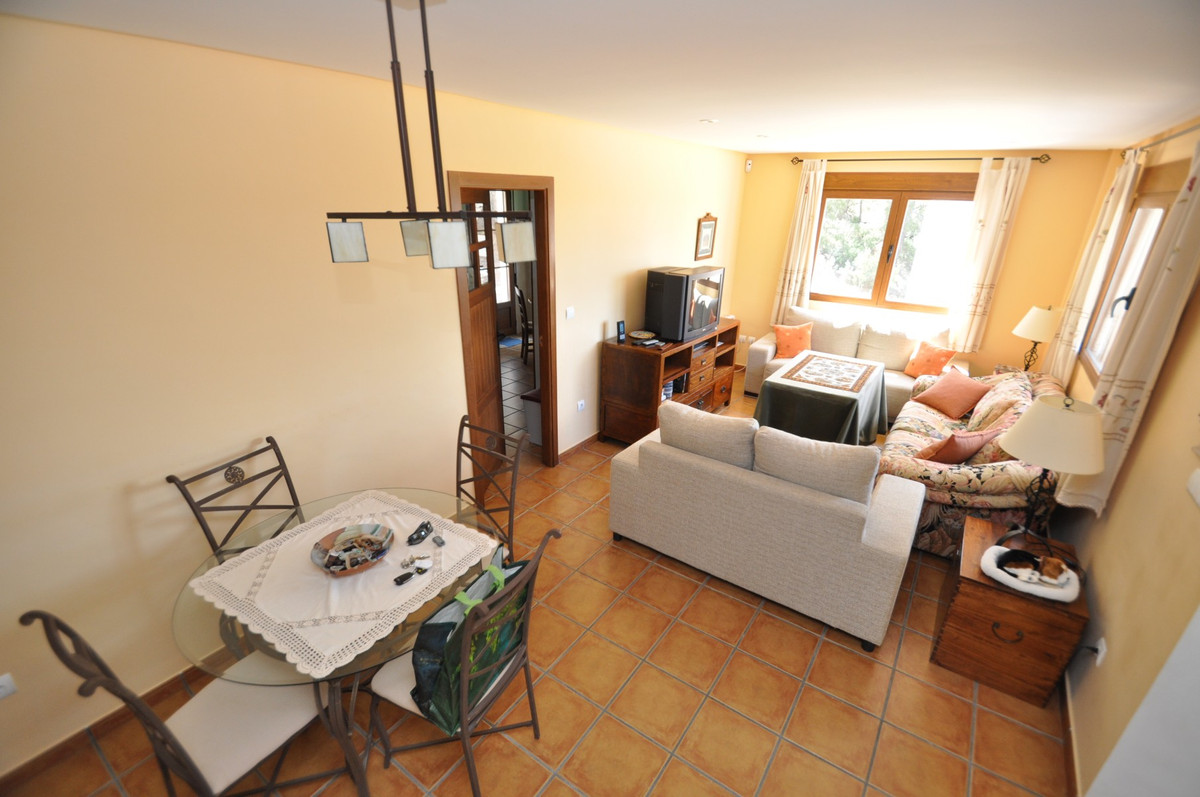 5 Bed Townhouse for sale in Castalla Costa Blanca, Alicante, Spain