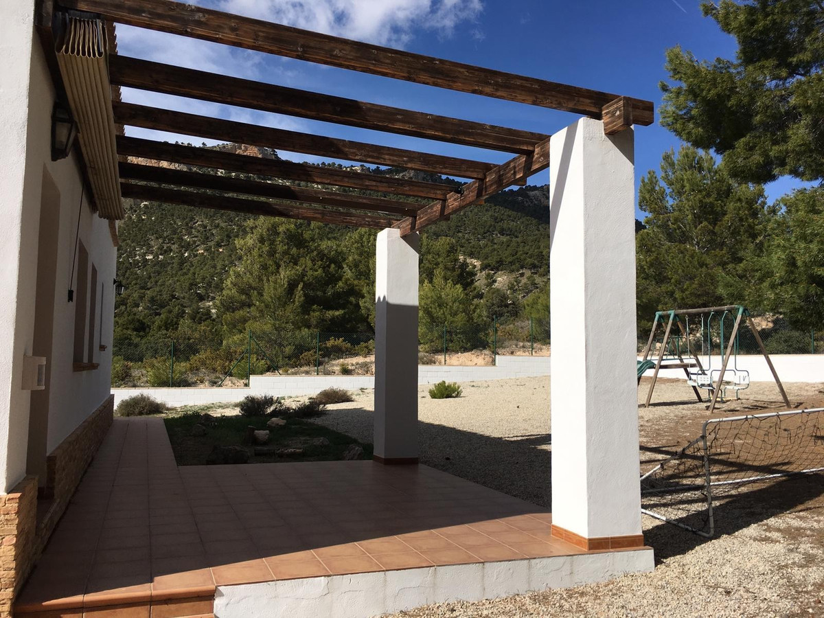 5 Bed Townhouse for sale in Castalla Costa Blanca, Alicante, Spain