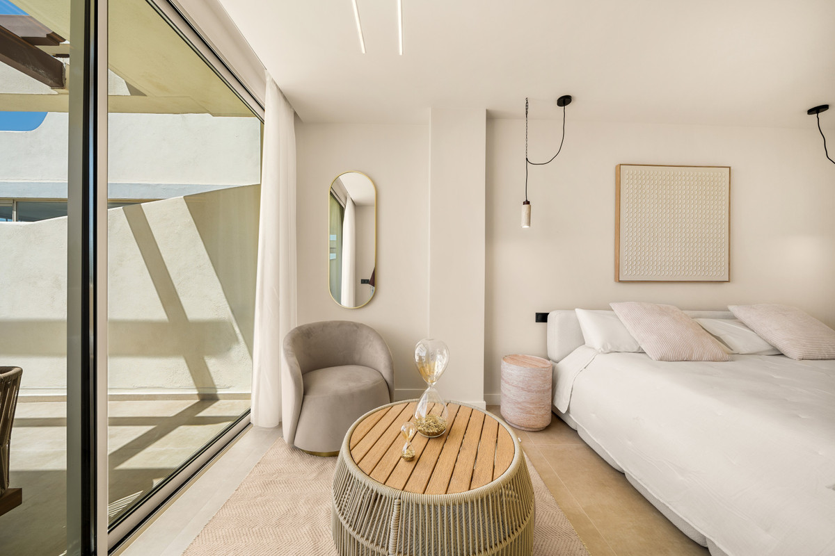 3 Bed Apartment for sale in Nueva Andalucía Costa Del Sol, Málaga, Spain