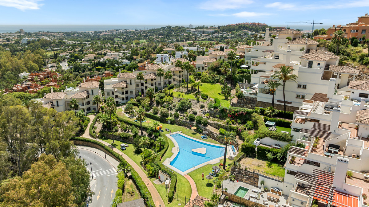 3 Bed Apartment for sale in Nueva Andalucía Costa Del Sol, Málaga, Spain