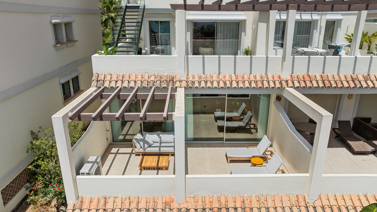 3 Bed Apartment for sale in Nueva Andalucía Costa Del Sol, Málaga, Spain