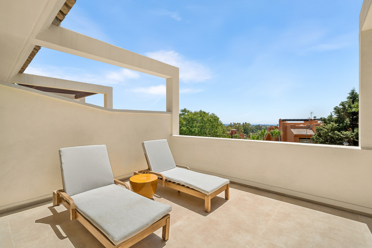 3 Bed Apartment for sale in Nueva Andalucía Costa Del Sol, Málaga, Spain