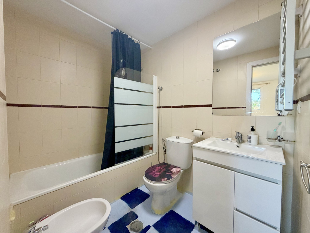 4 Bed Apartment for sale in Doña Julia Costa Del Sol, Málaga, Spain