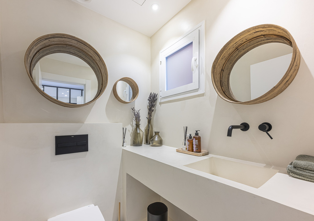 3 Bed Townhouse for sale in The Golden Mile Costa Del Sol, Málaga, Spain