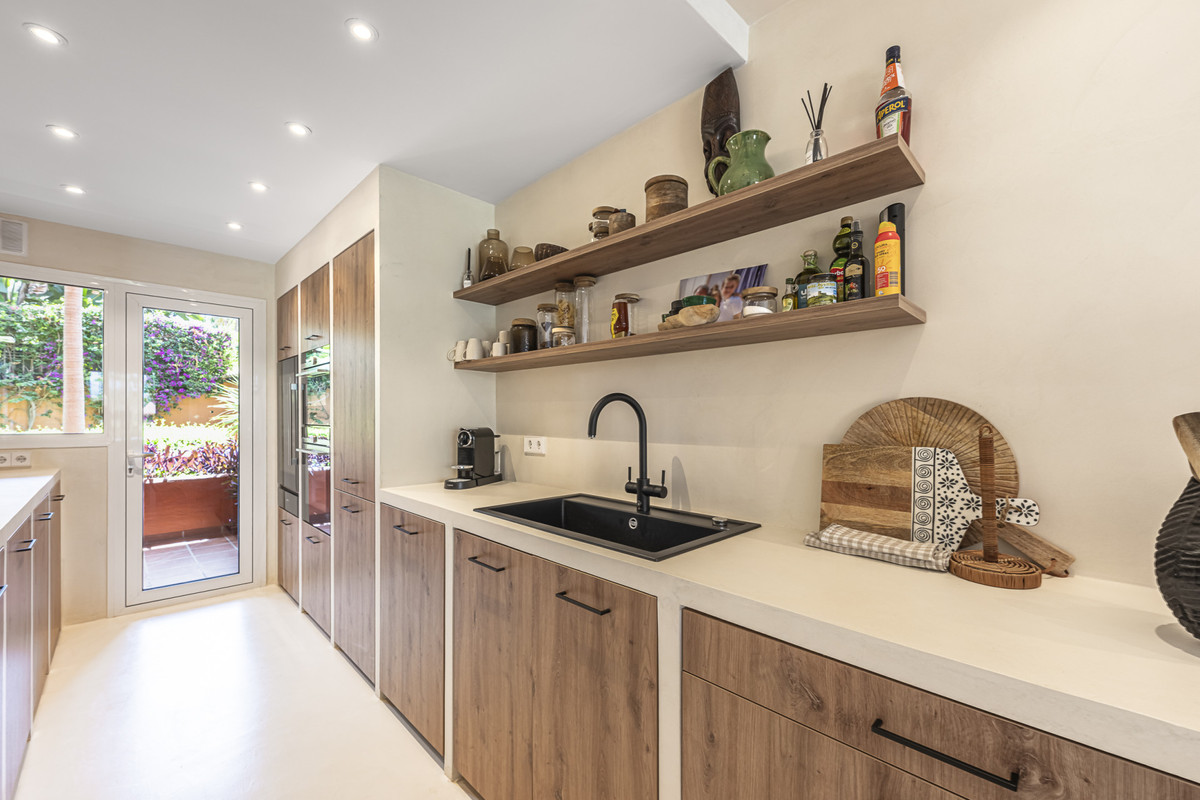 3 Bed Townhouse for sale in The Golden Mile Costa Del Sol, Málaga, Spain