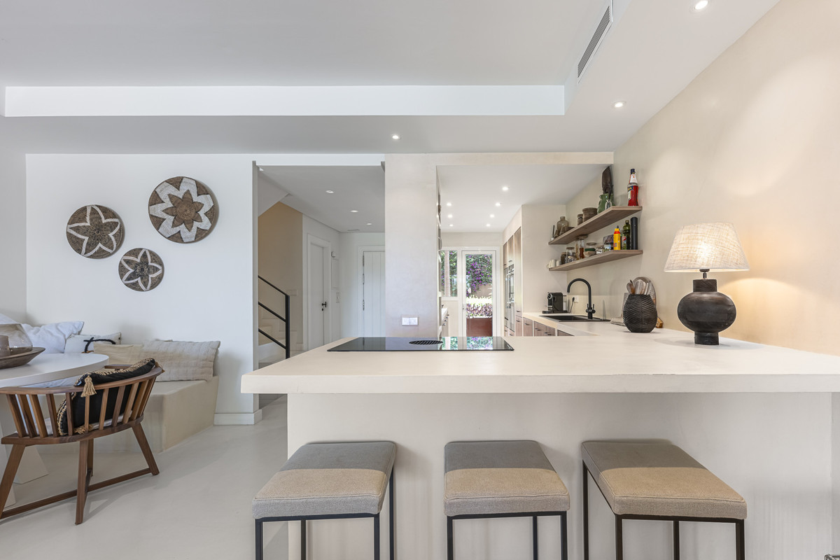 3 Bed Townhouse for sale in The Golden Mile Costa Del Sol, Málaga, Spain