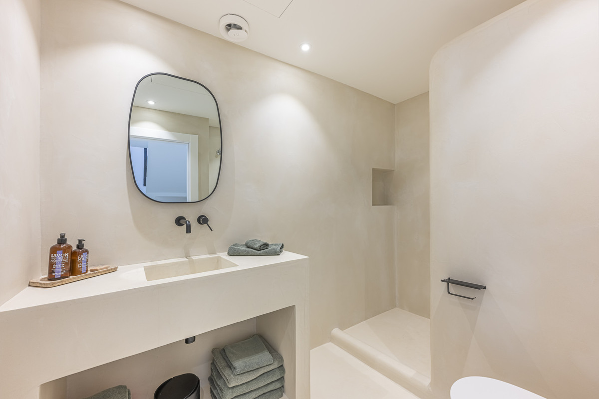 3 Bed Townhouse for sale in The Golden Mile Costa Del Sol, Málaga, Spain