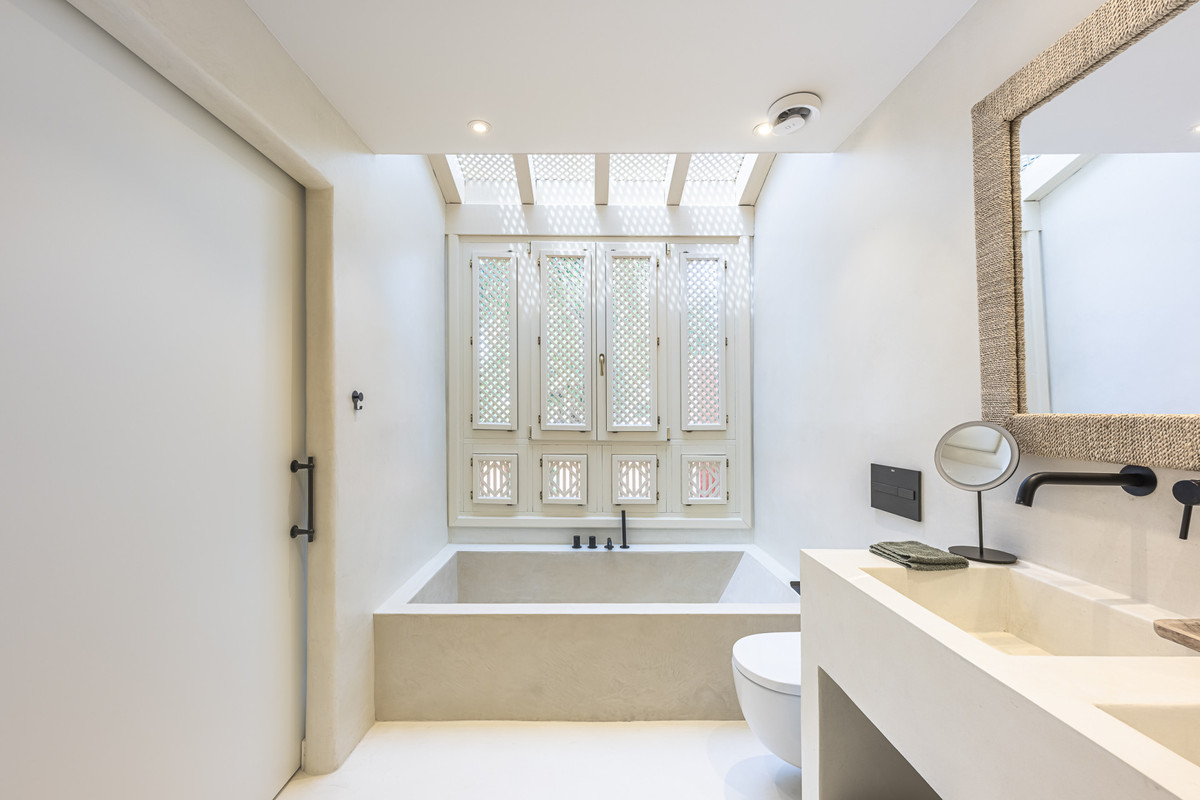3 Bed Townhouse for sale in The Golden Mile Costa Del Sol, Málaga, Spain
