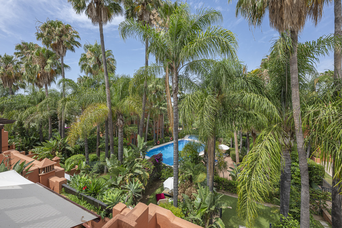 3 Bed Townhouse for sale in The Golden Mile Costa Del Sol, Málaga, Spain