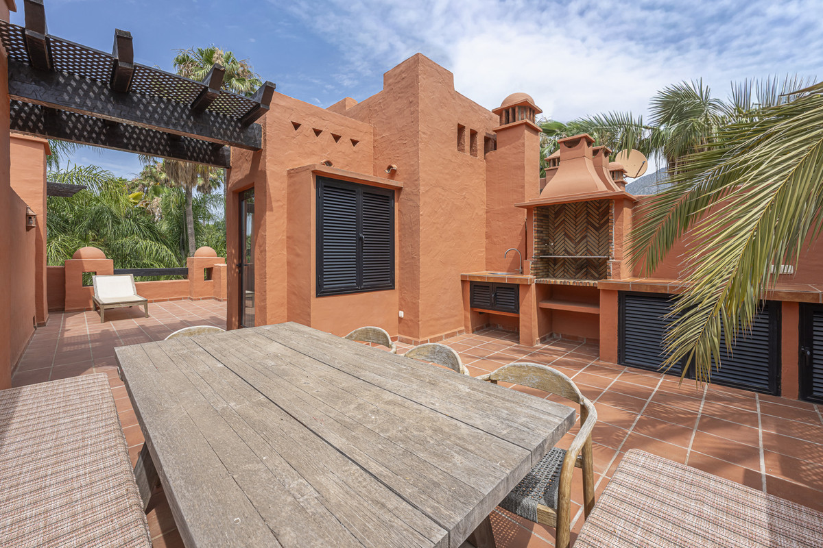 3 Bed Townhouse for sale in The Golden Mile Costa Del Sol, Málaga, Spain