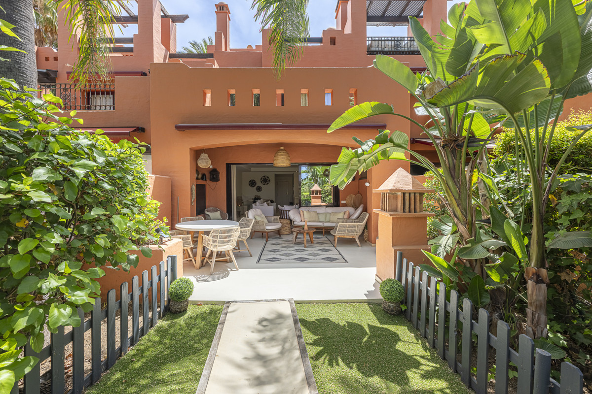 3 Bed Townhouse for sale in The Golden Mile Costa Del Sol, Málaga, Spain