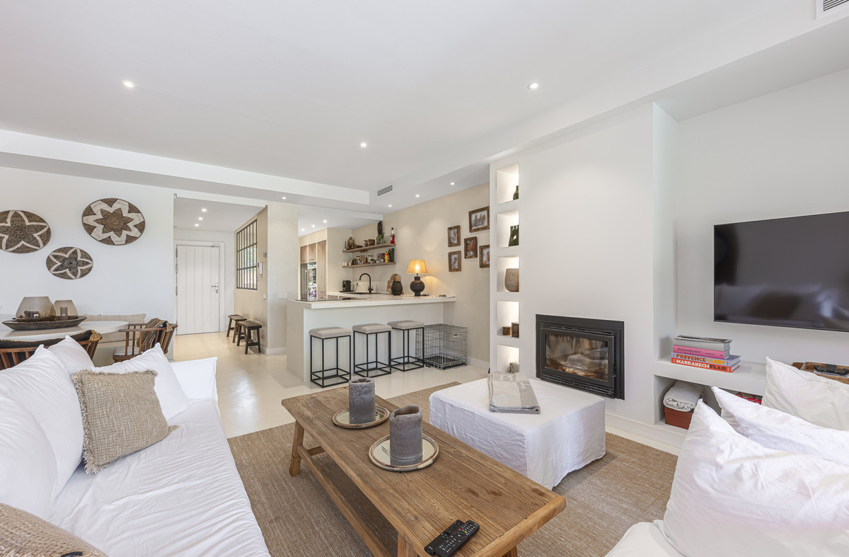 3 Bed Townhouse for sale in The Golden Mile Costa Del Sol, Málaga, Spain