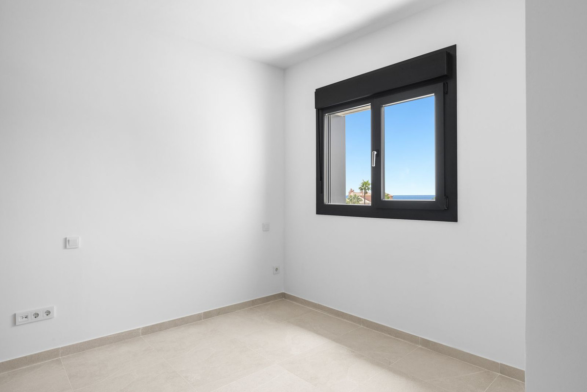 3 Bed Apartment for sale in Estepona Costa Del Sol, Málaga, Spain