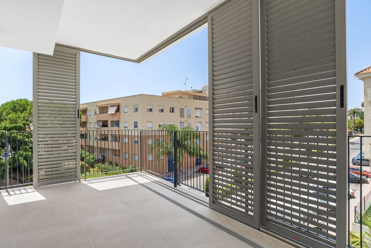 3 Bed Apartment for sale in Estepona Costa Del Sol, Málaga, Spain
