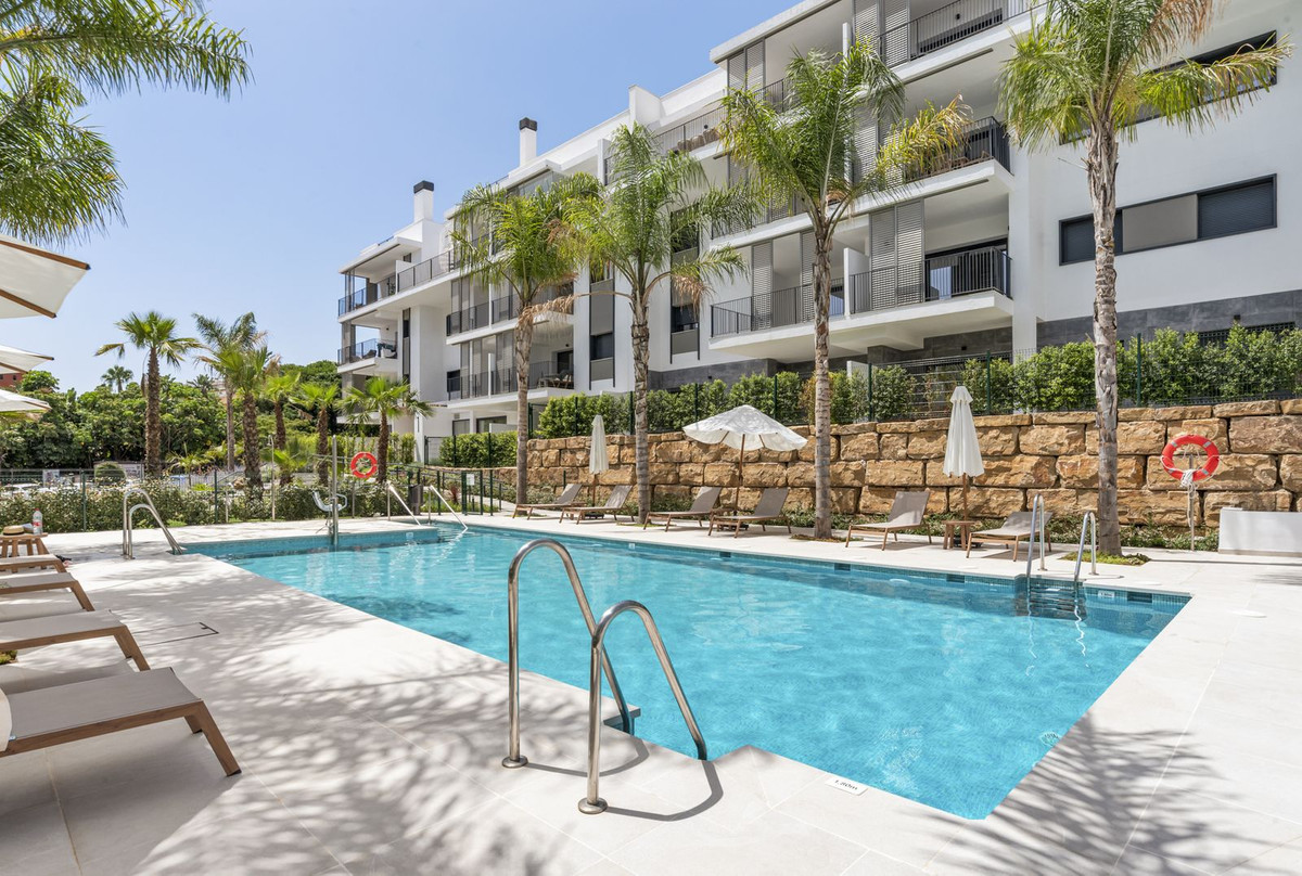3 Bed Apartment for sale in Estepona Costa Del Sol, Málaga, Spain