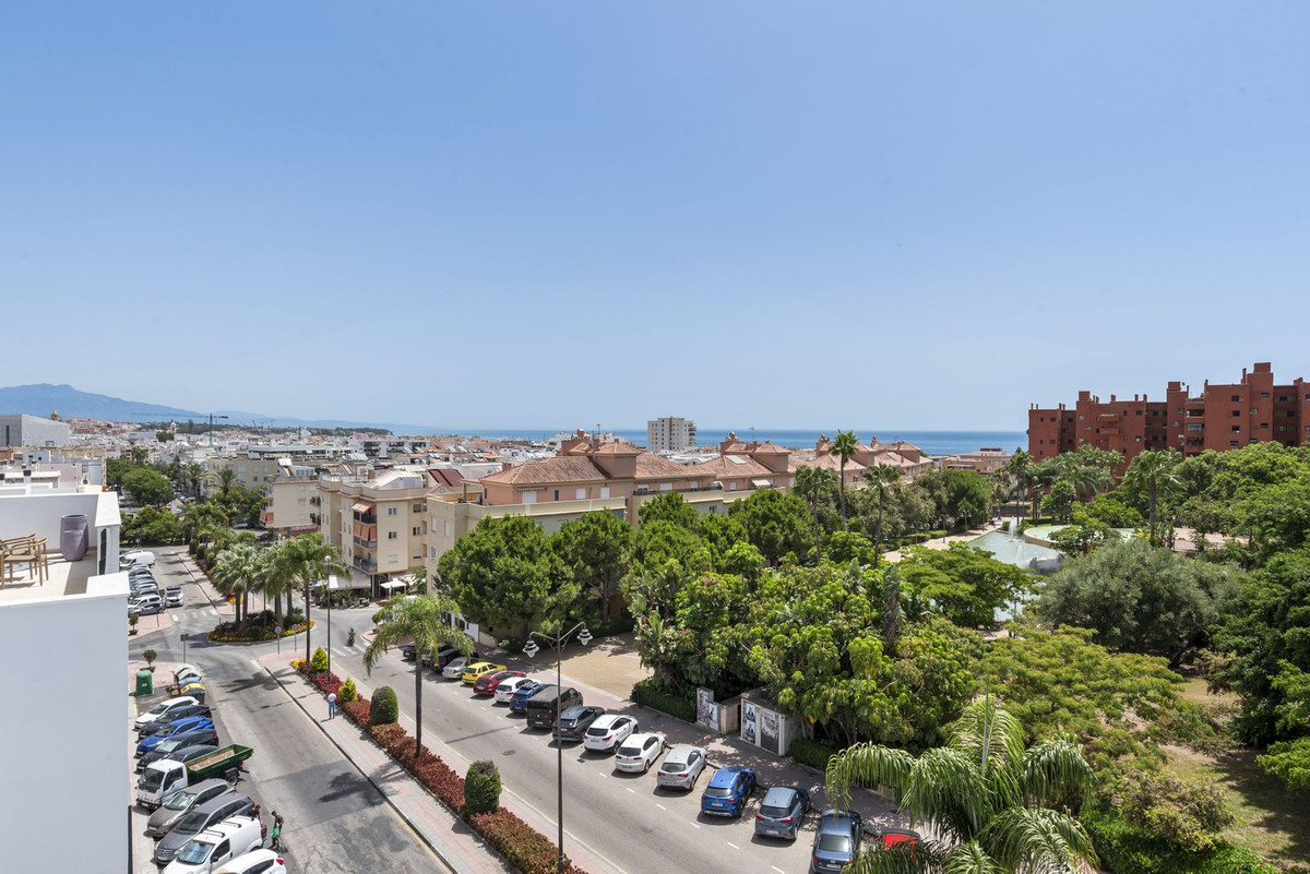 3 Bed Apartment for sale in Estepona Costa Del Sol, Málaga, Spain