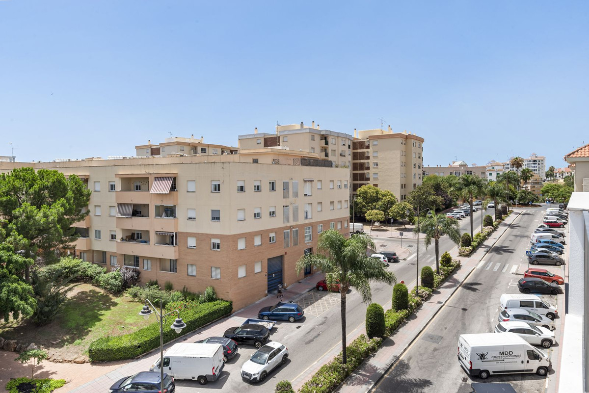 3 Bed Apartment for sale in Estepona Costa Del Sol, Málaga, Spain