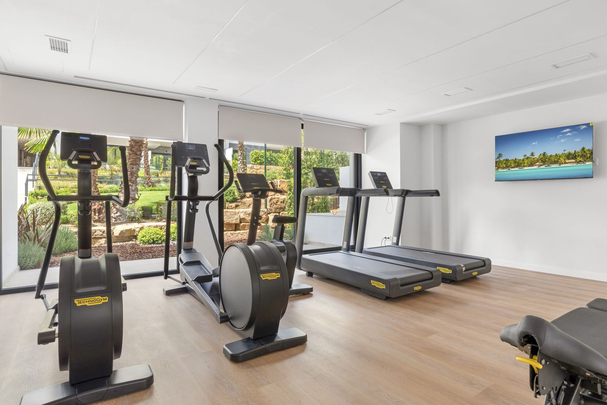 3 Bed Apartment for sale in Estepona Costa Del Sol, Málaga, Spain