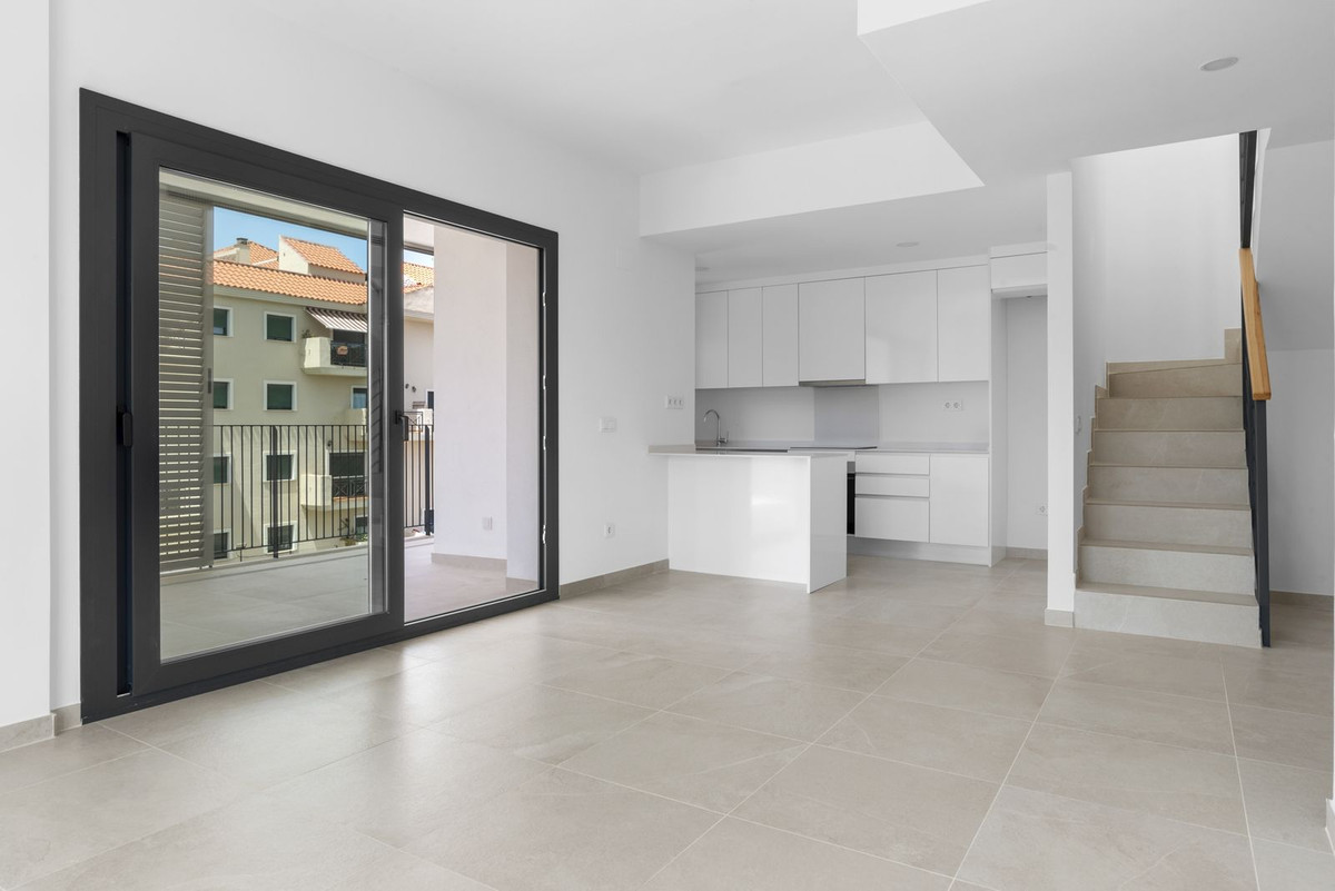 3 Bed Apartment for sale in Estepona Costa Del Sol, Málaga, Spain