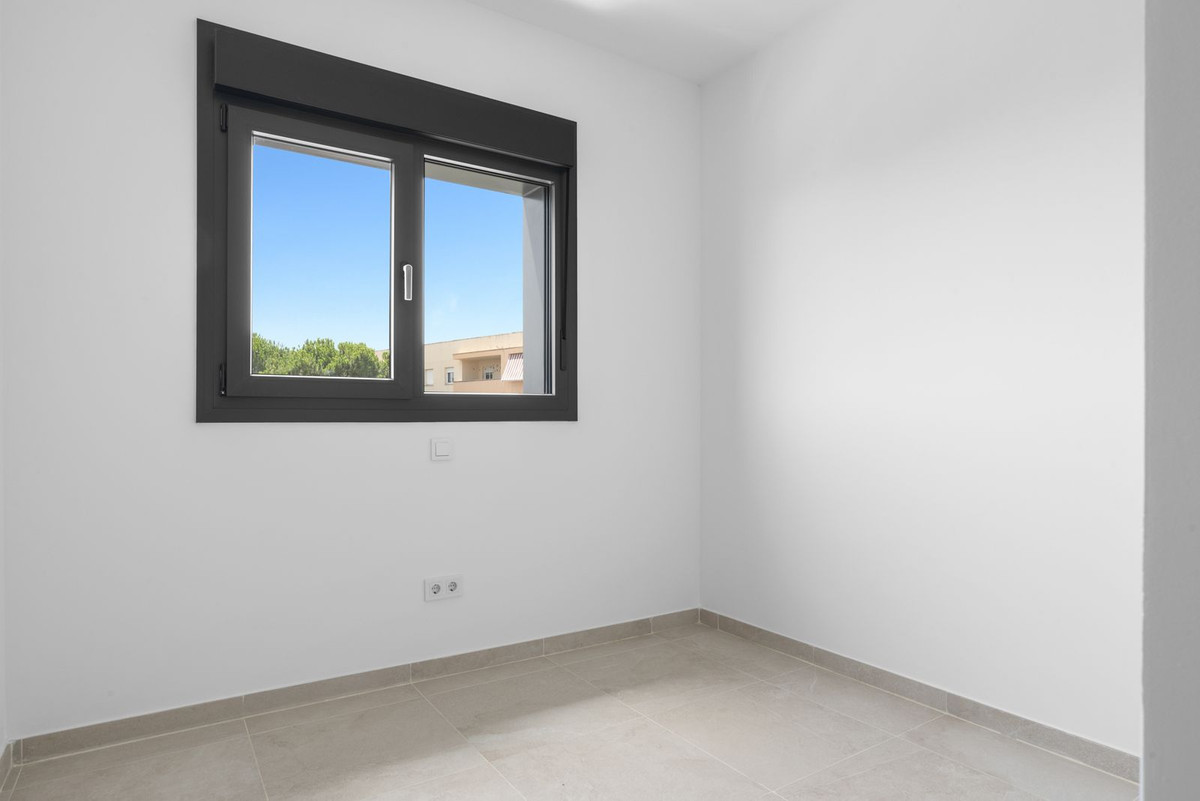 3 Bed Apartment for sale in Estepona Costa Del Sol, Málaga, Spain