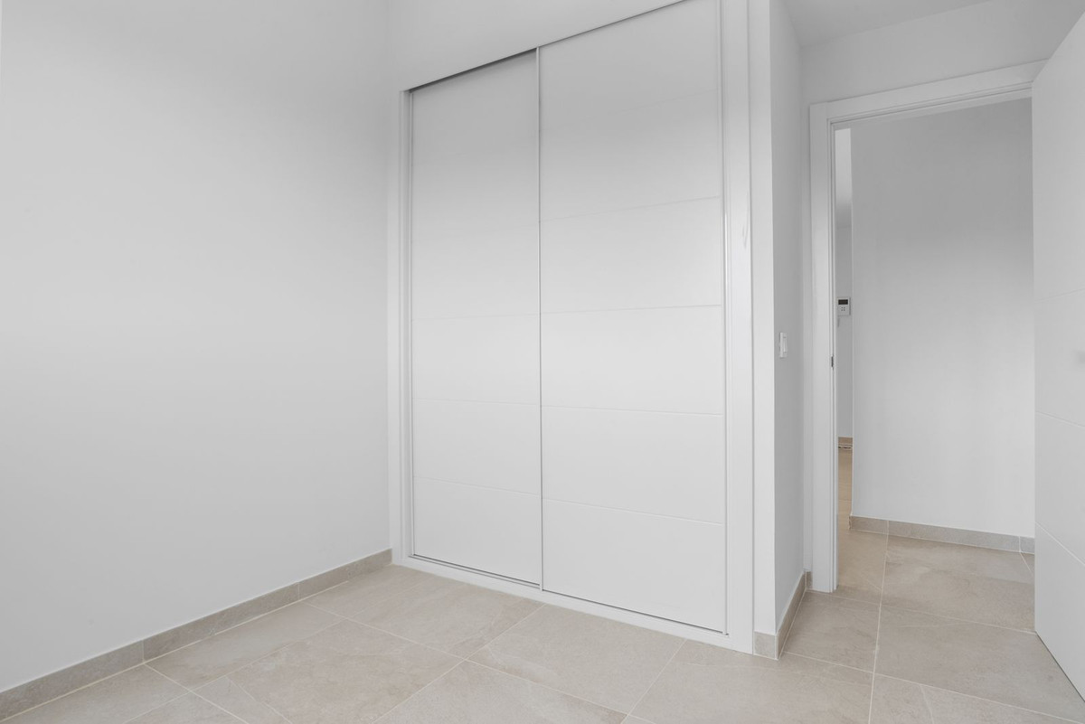 3 Bed Apartment for sale in Estepona Costa Del Sol, Málaga, Spain