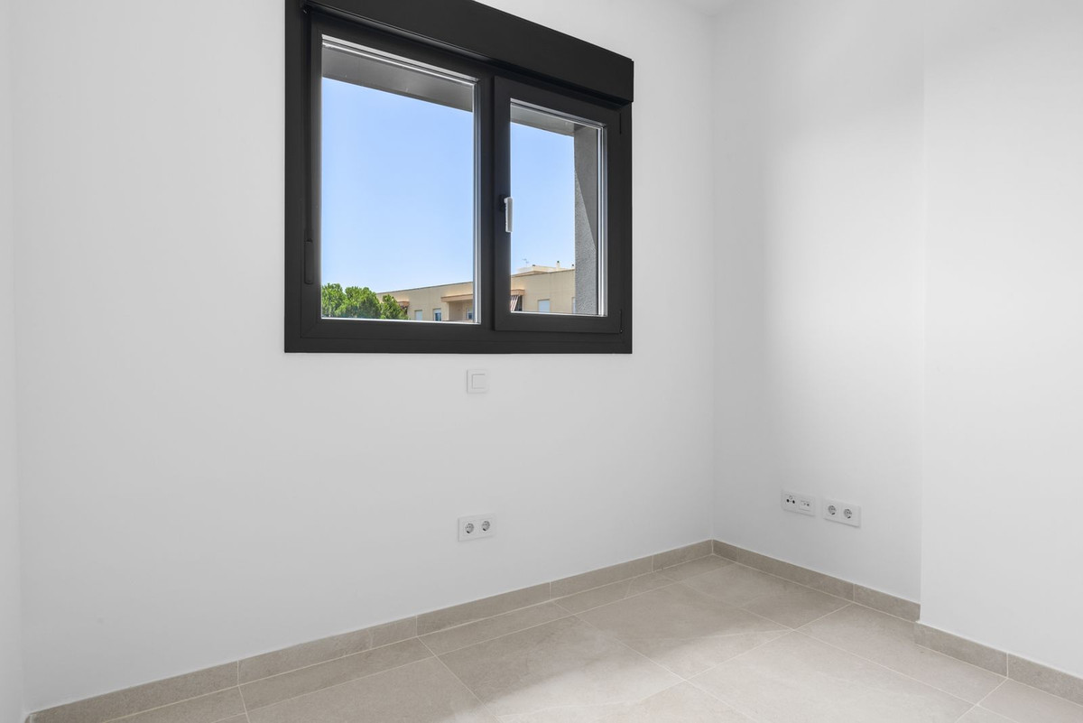 3 Bed Apartment for sale in Estepona Costa Del Sol, Málaga, Spain
