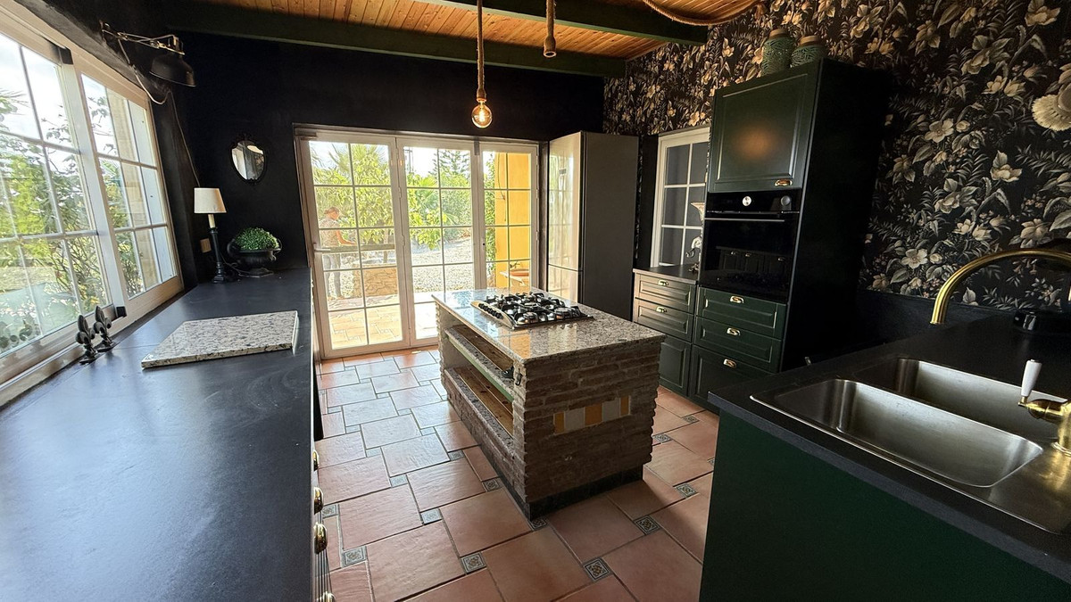 4 Bed Townhouse for sale in Coín Costa Del Sol, Málaga, Spain