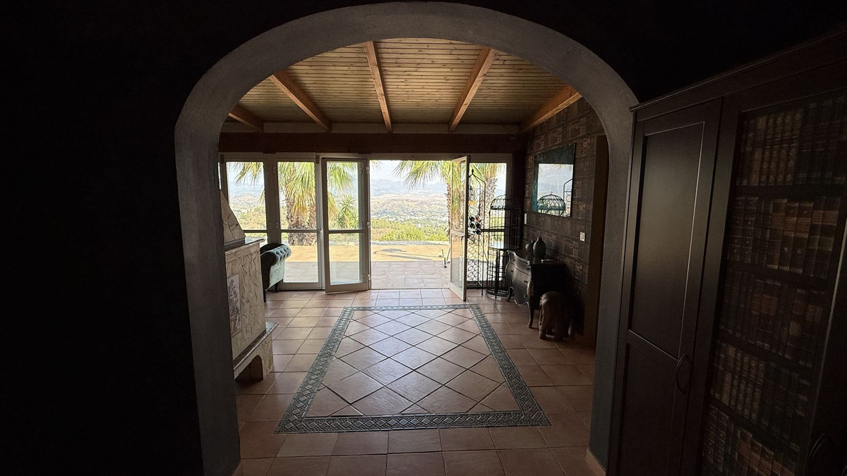 4 Bed Townhouse for sale in Coín Costa Del Sol, Málaga, Spain