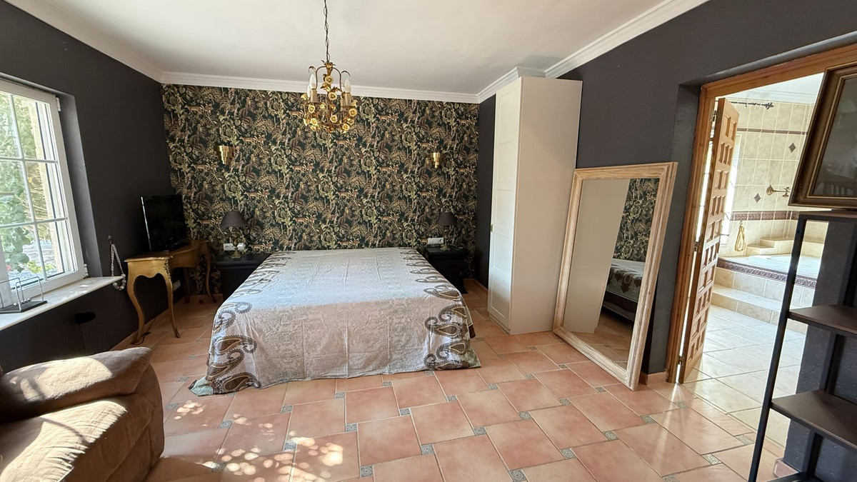 4 Bed Townhouse for sale in Coín Costa Del Sol, Málaga, Spain