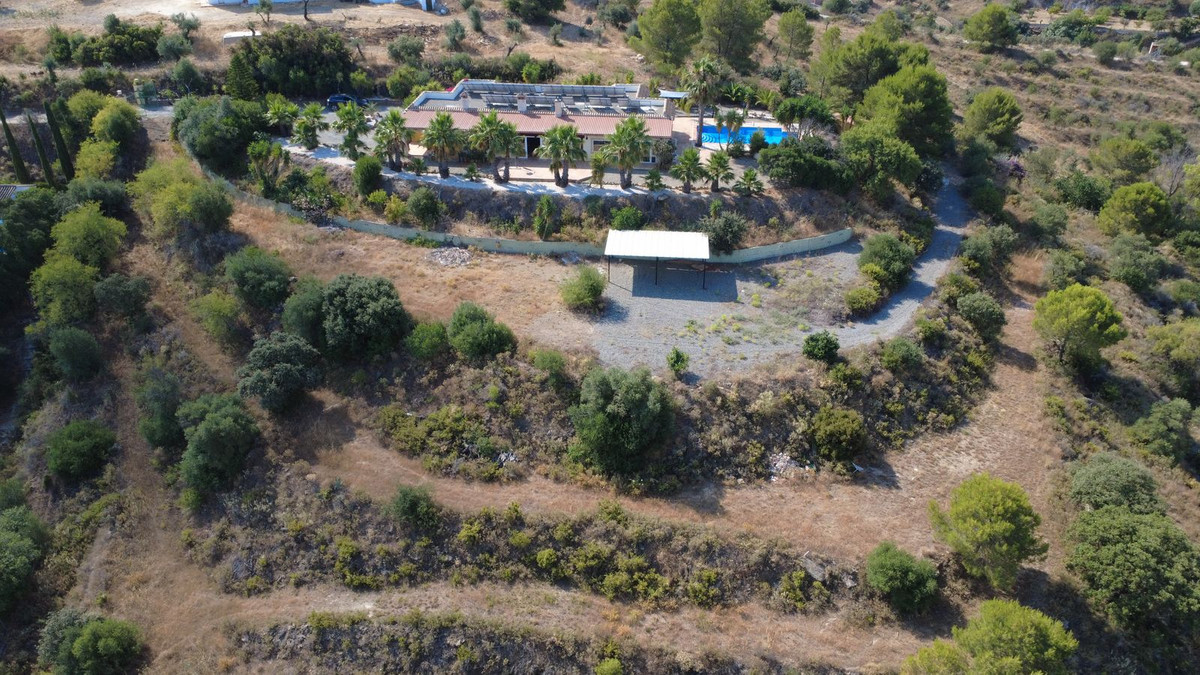 4 Bed Townhouse for sale in Coín Costa Del Sol, Málaga, Spain