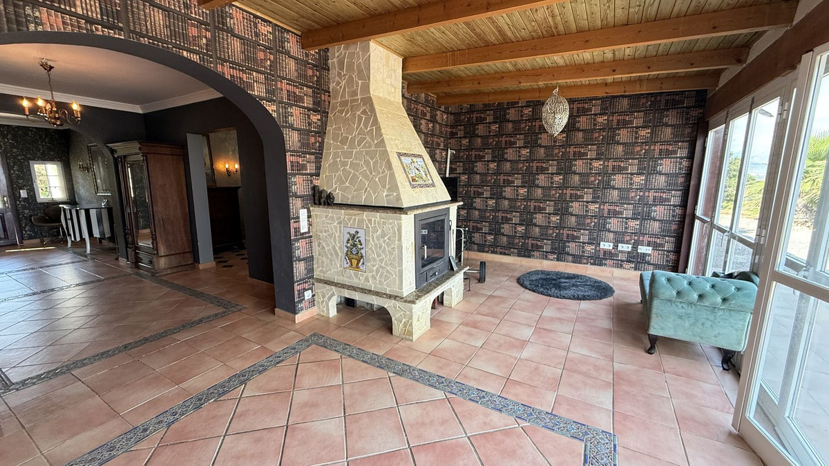 4 Bed Townhouse for sale in Coín Costa Del Sol, Málaga, Spain