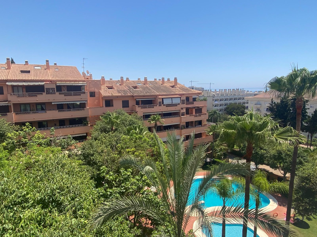 2 Bed Apartment for sale in The Golden Mile Costa Del Sol, Málaga, Spain