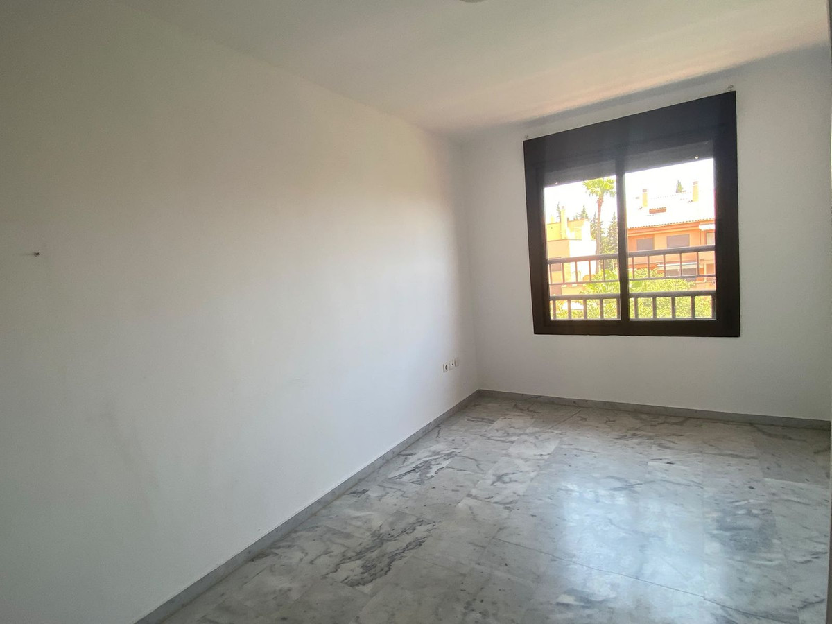 2 Bed Apartment for sale in The Golden Mile Costa Del Sol, Málaga, Spain