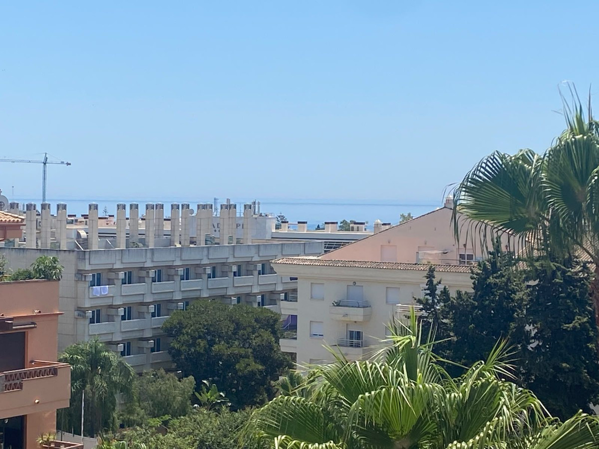 2 Bed Apartment for sale in The Golden Mile Costa Del Sol, Málaga, Spain