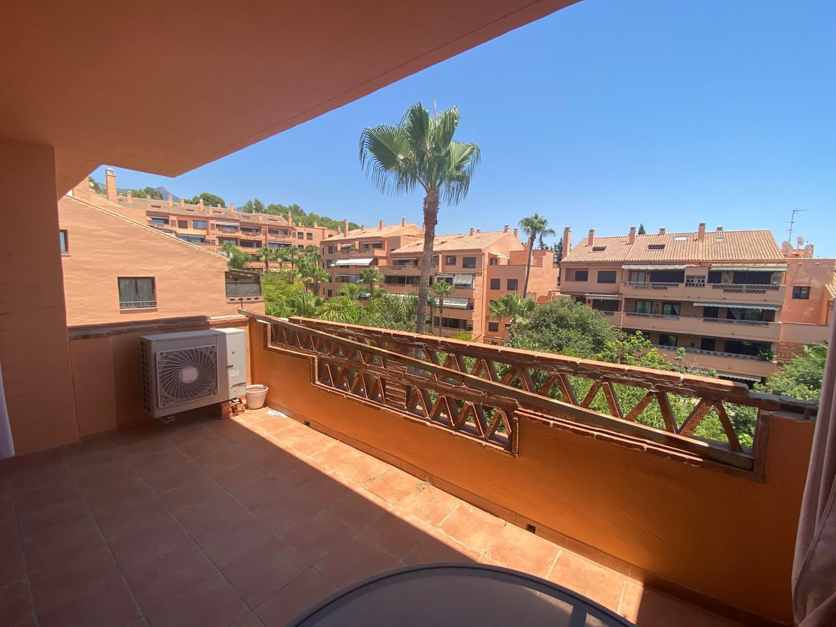 2 Bed Apartment for sale in The Golden Mile Costa Del Sol, Málaga, Spain